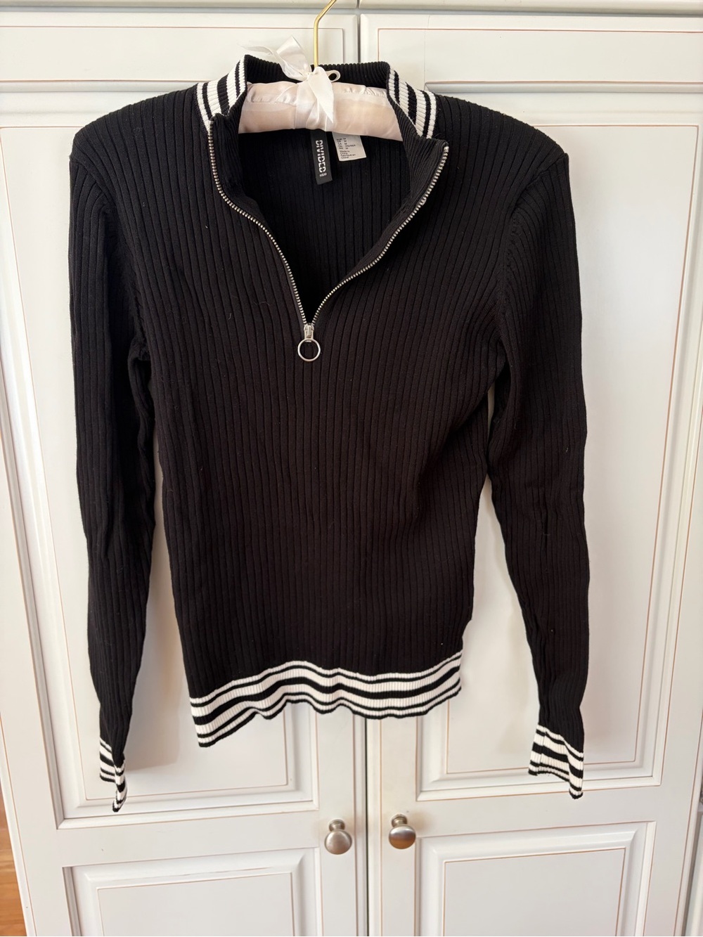 H&M Black Ribbed Half-Zip Turtleneck Sweater with White Stripe Accents